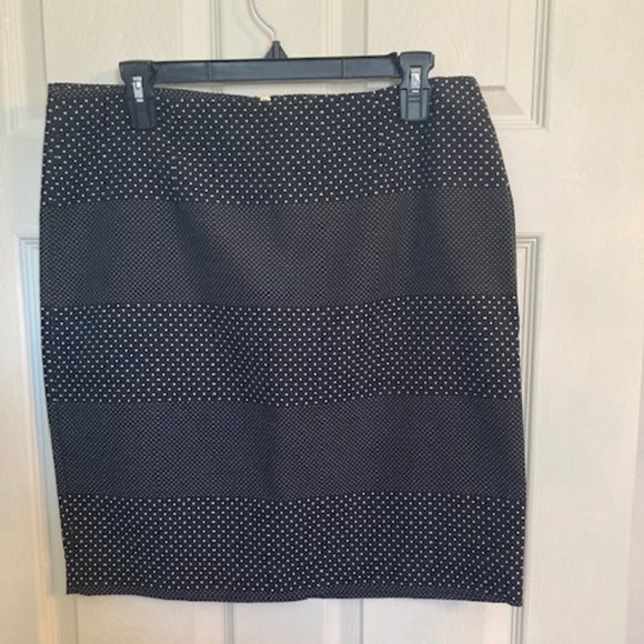 Tommy Hilfiger Skirt - Picture 1 of 10